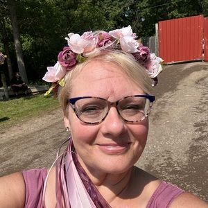 Floral ribbon crown - mauve ivory flowers - fully adjustable